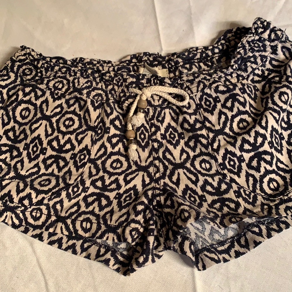 Kiss & cry shorts size L